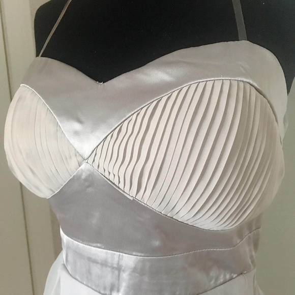 Dress - Picture 3 of 11